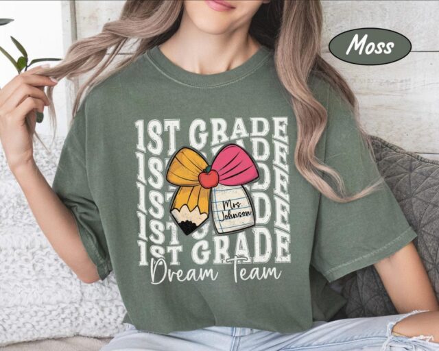 Personalized Grade Teacher Name Shirt – Retro Back to School First Grade Dream Team Tee | Gift for Teachers